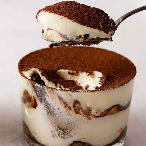 طرز تهیه بستنی تیرامیسو با بیسکویت
