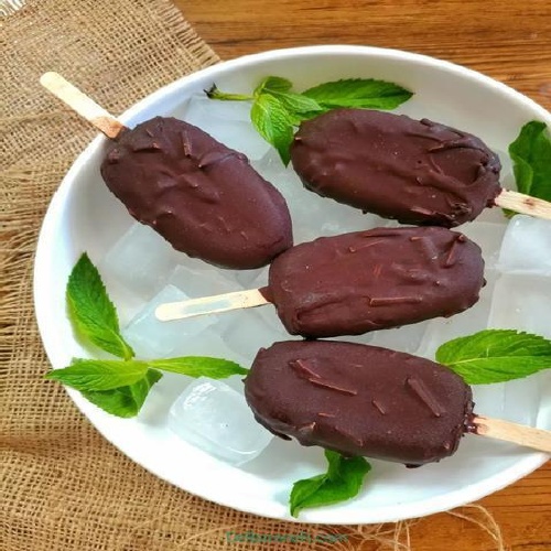 طرز تهیه بستنی چوبی شکلاتی منگوم